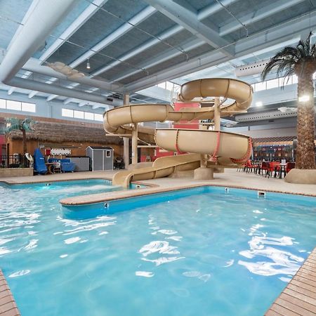 Ramada By Wyndham Sioux Falls Airport - Waterpark Resort & Event Center Esterno foto