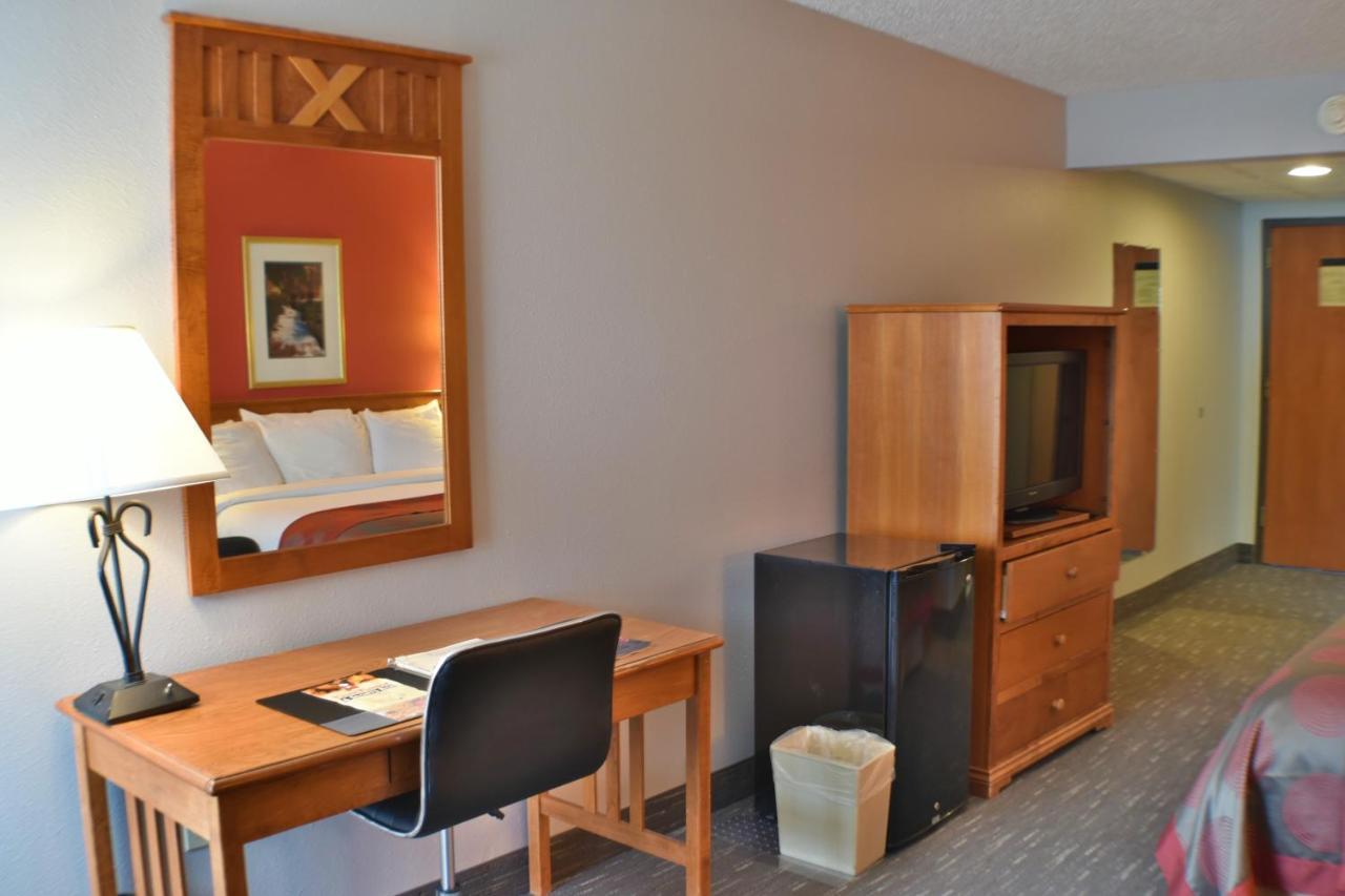 Ramada By Wyndham Sioux Falls Airport - Waterpark Resort & Event Center Esterno foto