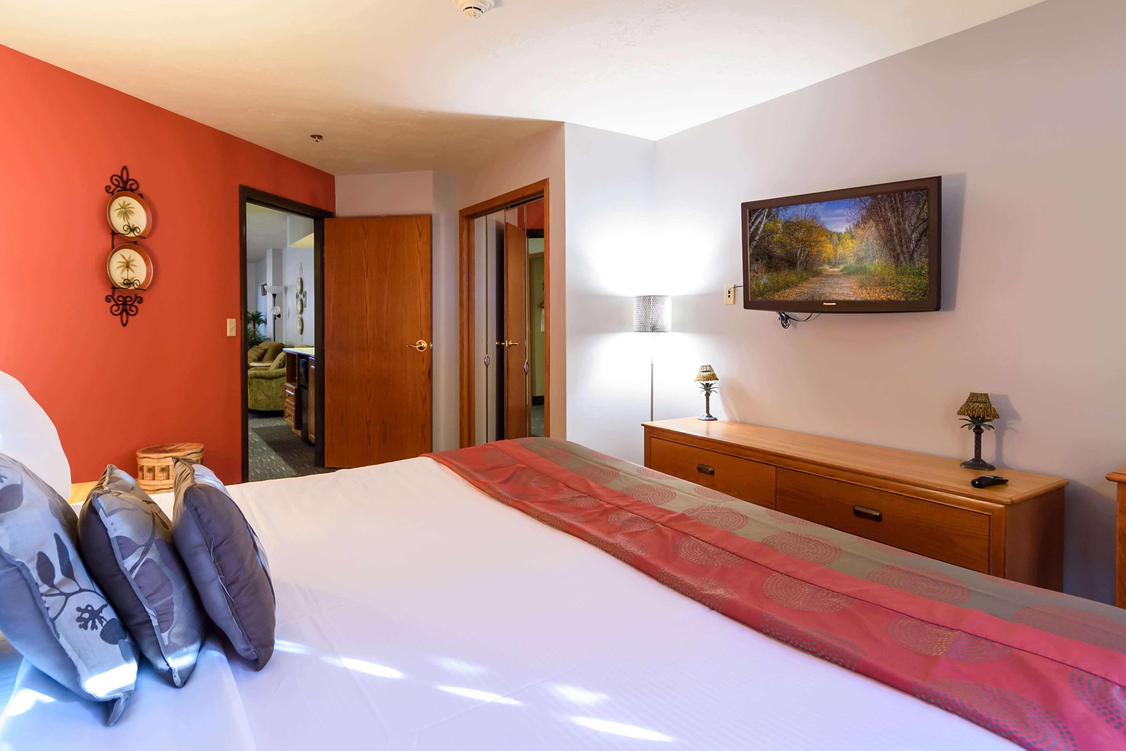 Ramada By Wyndham Sioux Falls Airport - Waterpark Resort & Event Center Esterno foto