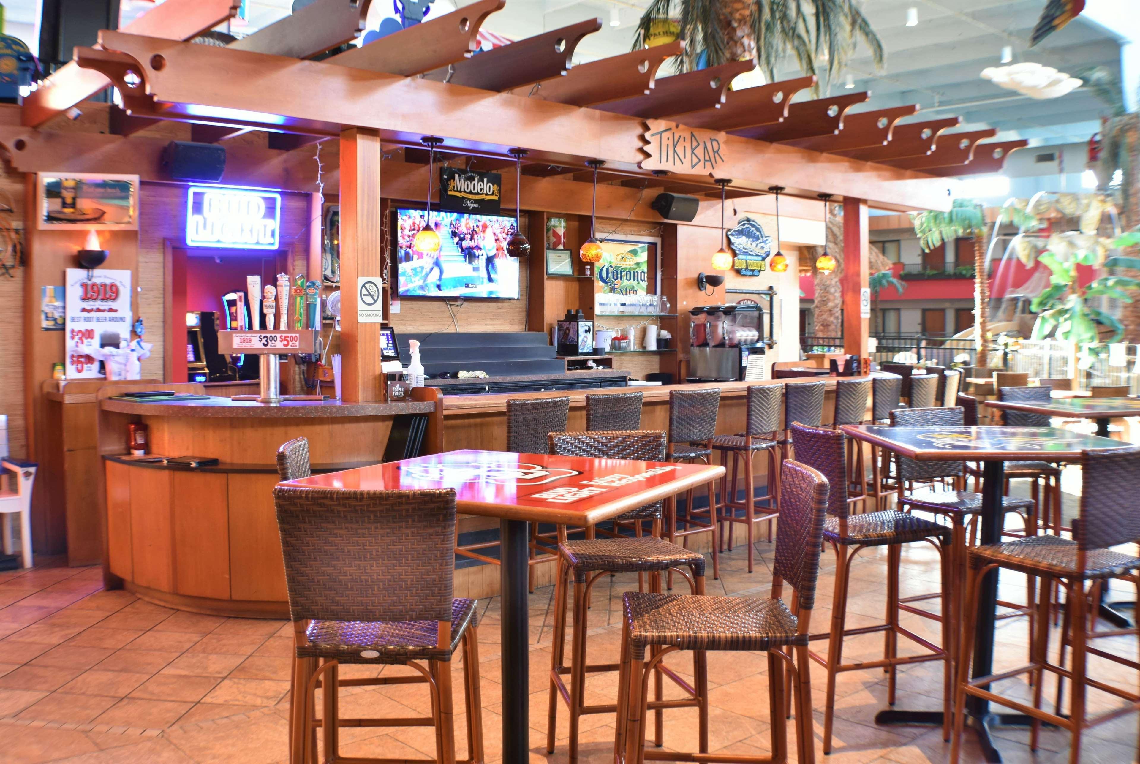Ramada By Wyndham Sioux Falls Airport - Waterpark Resort & Event Center Esterno foto