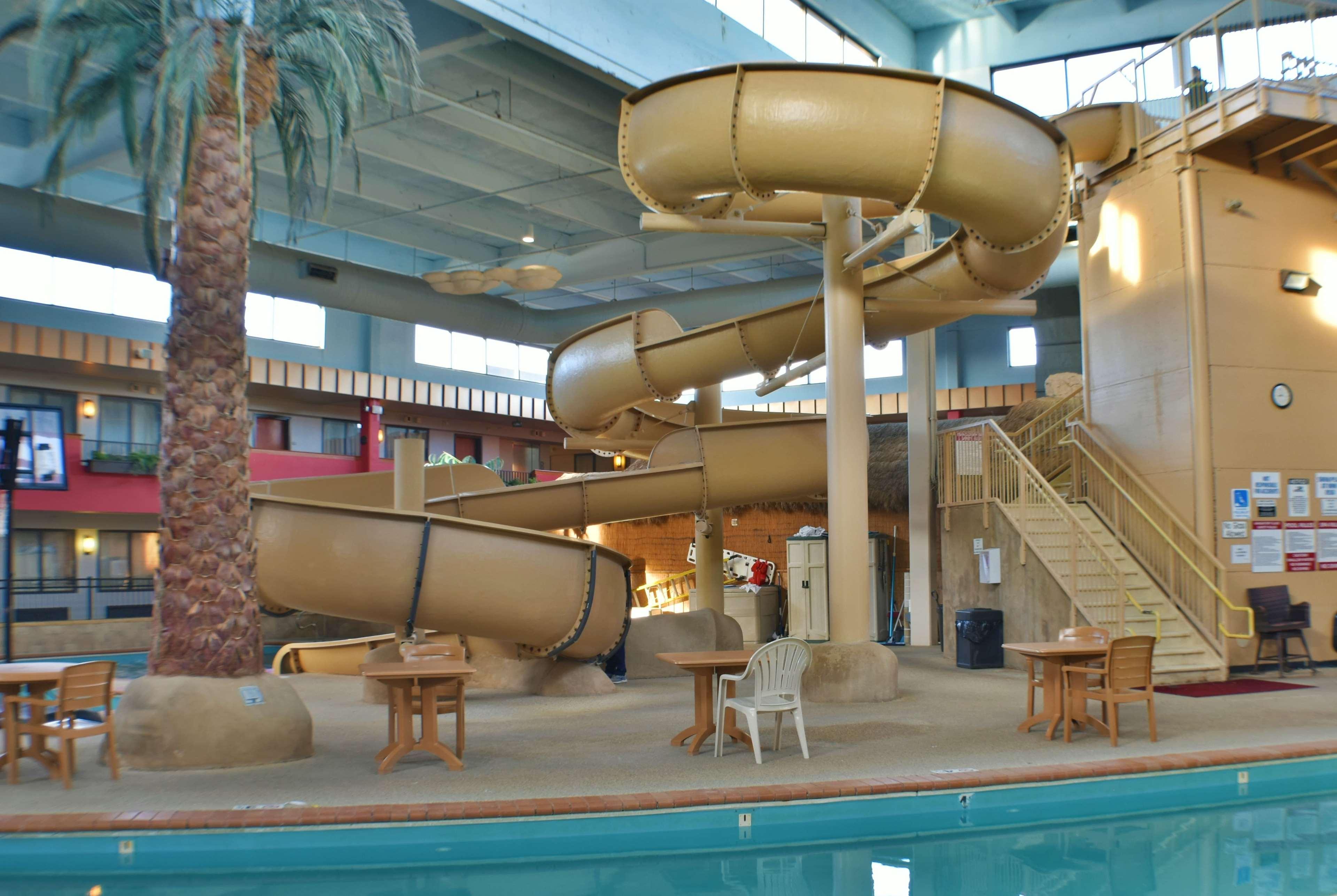 Ramada By Wyndham Sioux Falls Airport - Waterpark Resort & Event Center Esterno foto