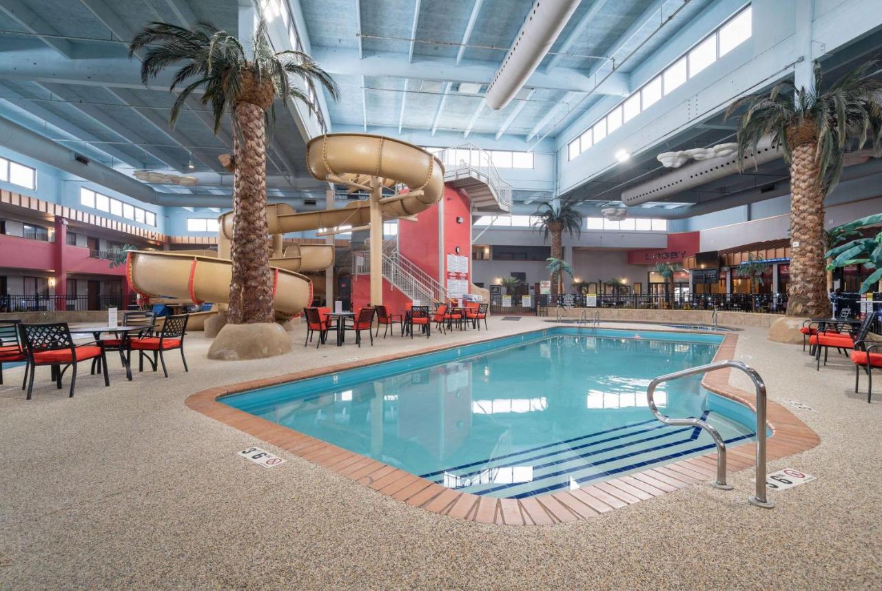 Ramada By Wyndham Sioux Falls Airport - Waterpark Resort & Event Center Esterno foto
