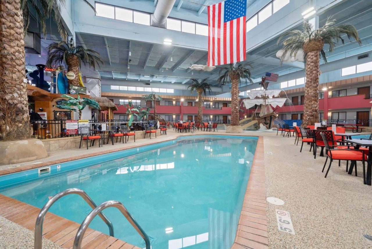 Ramada By Wyndham Sioux Falls Airport - Waterpark Resort & Event Center Esterno foto
