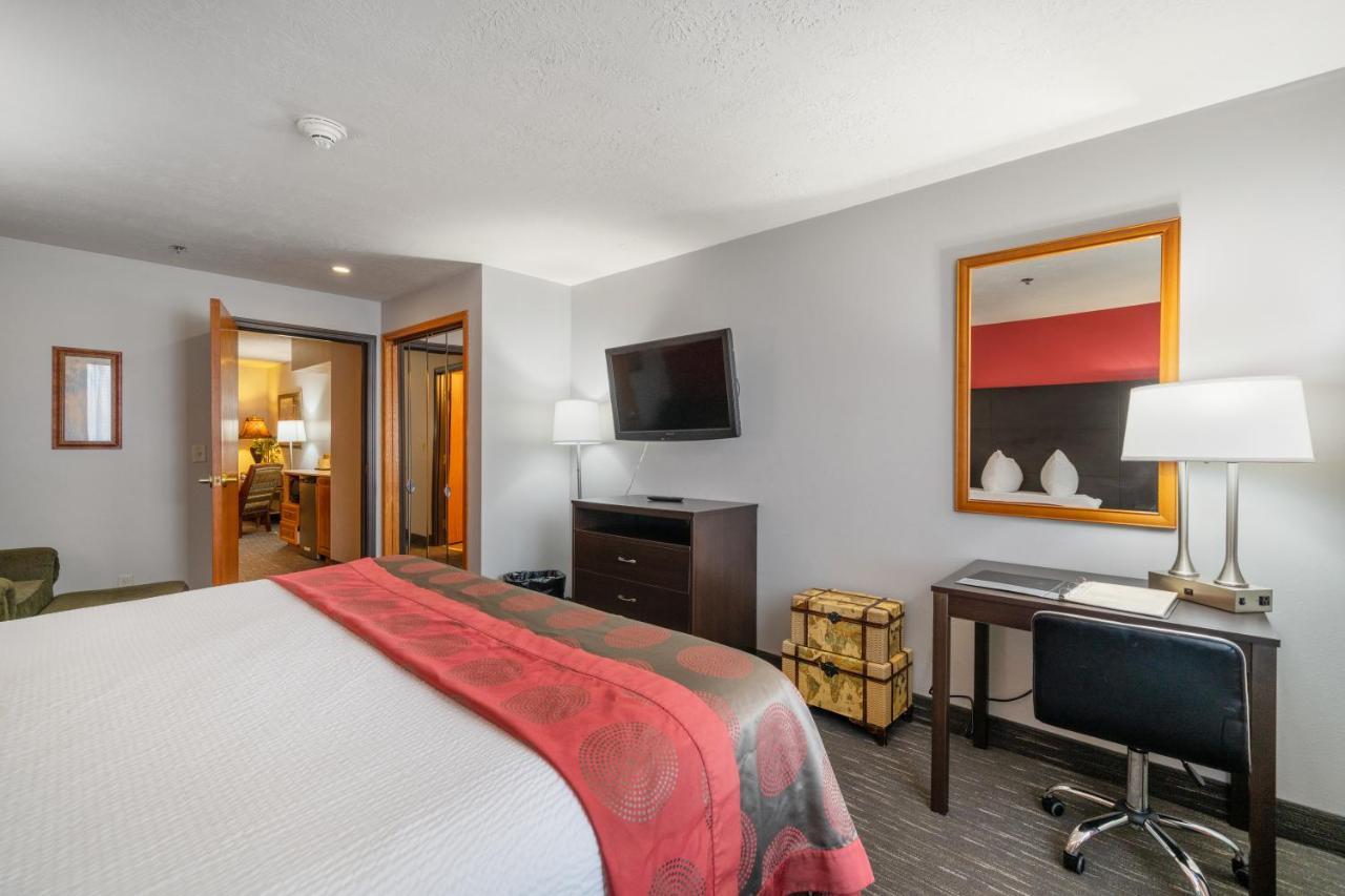 Ramada By Wyndham Sioux Falls Airport - Waterpark Resort & Event Center Esterno foto
