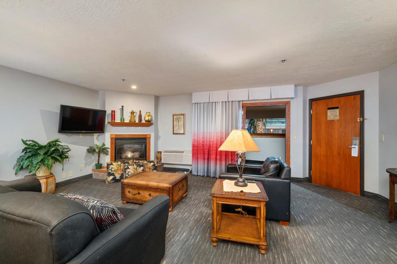 Ramada By Wyndham Sioux Falls Airport - Waterpark Resort & Event Center Esterno foto