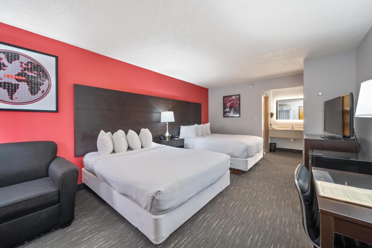 Ramada By Wyndham Sioux Falls Airport - Waterpark Resort & Event Center Esterno foto