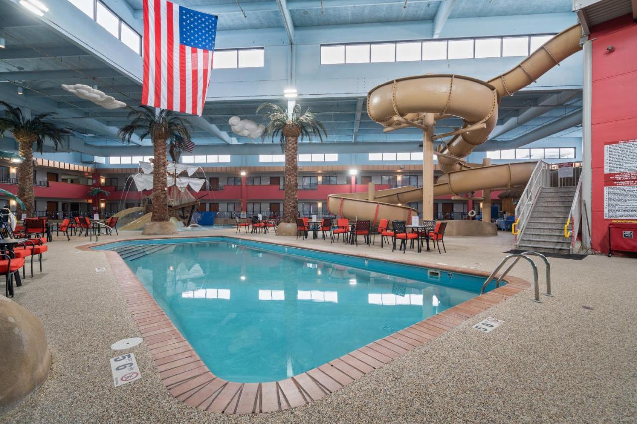 Ramada By Wyndham Sioux Falls Airport - Waterpark Resort & Event Center Esterno foto