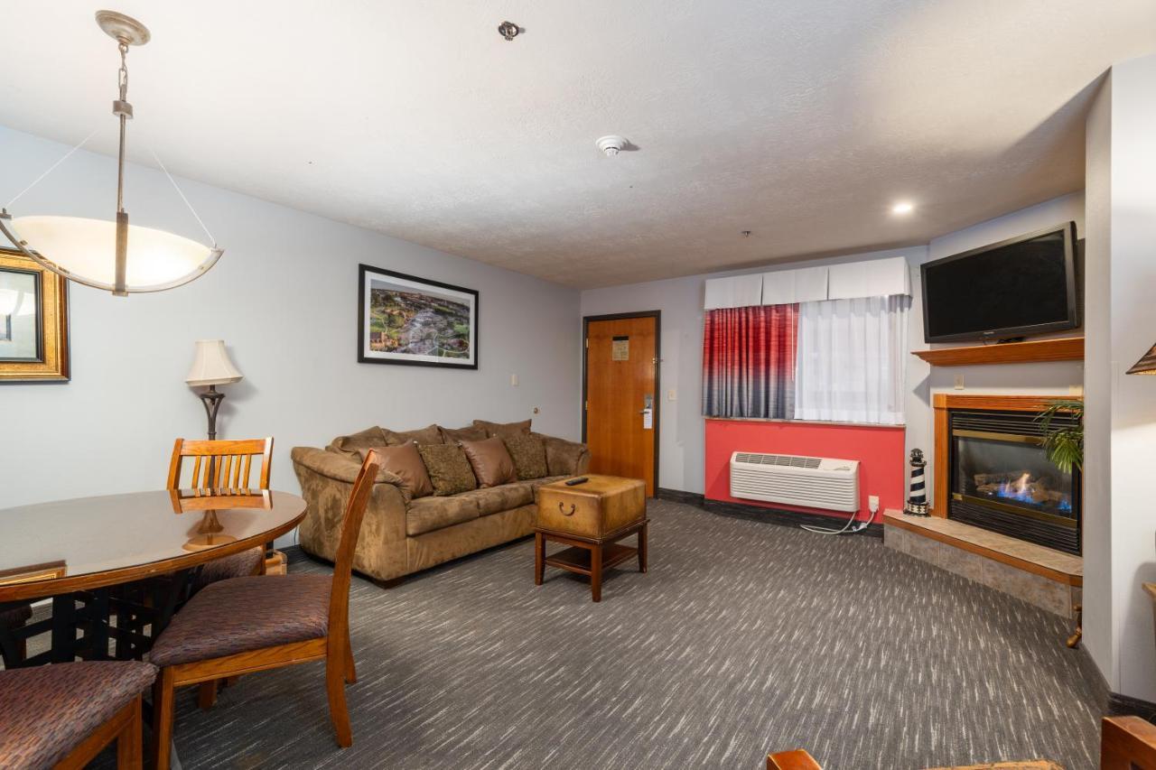 Ramada By Wyndham Sioux Falls Airport - Waterpark Resort & Event Center Esterno foto