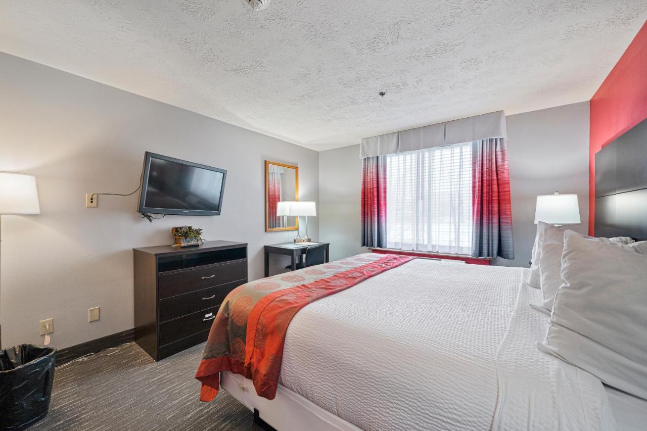 Ramada By Wyndham Sioux Falls Airport - Waterpark Resort & Event Center Esterno foto