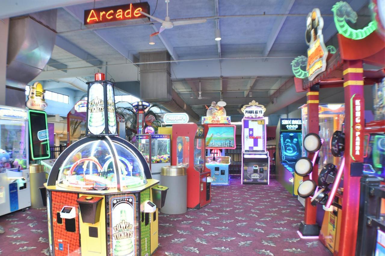 Ramada By Wyndham Sioux Falls Airport - Waterpark Resort & Event Center Esterno foto